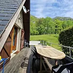 A La Montagne
